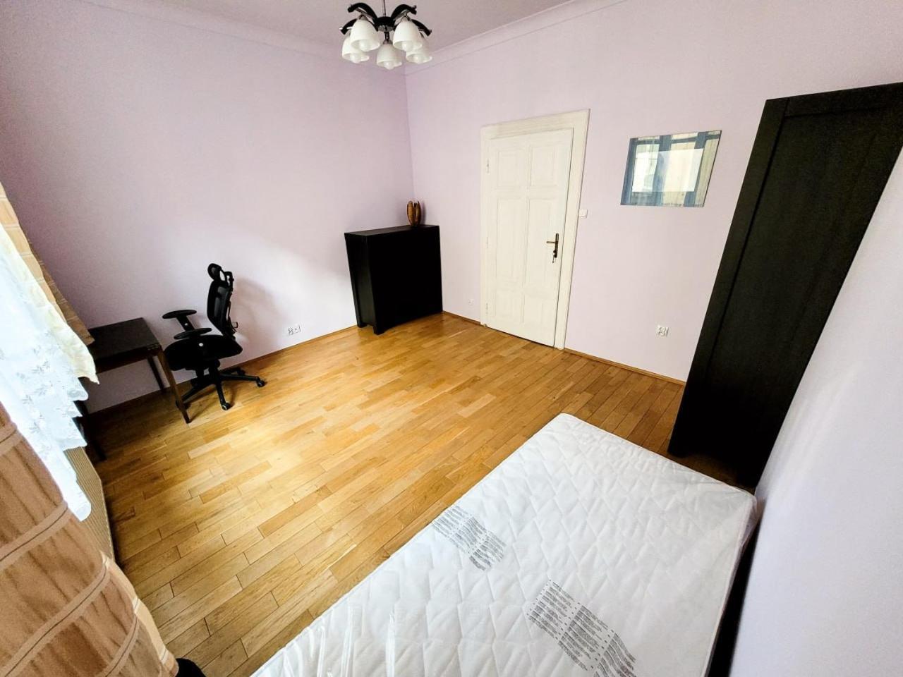 Wild Solutions Sauna Apartments Краків Екстер'єр фото