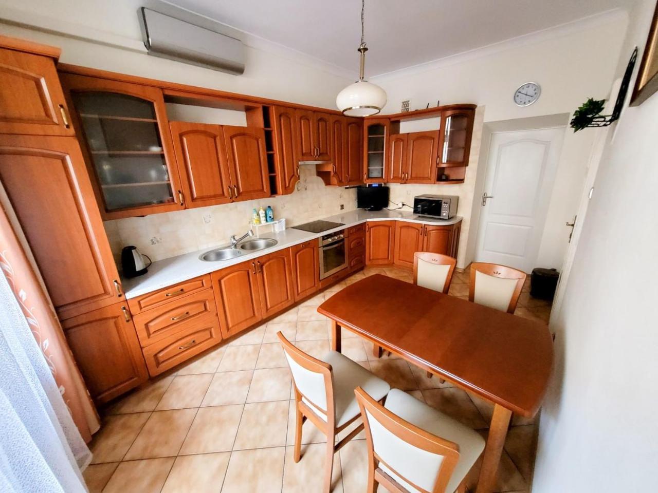 Wild Solutions Sauna Apartments Краків Екстер'єр фото
