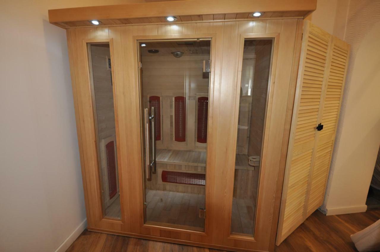 Wild Solutions Sauna Apartments Краків Екстер'єр фото